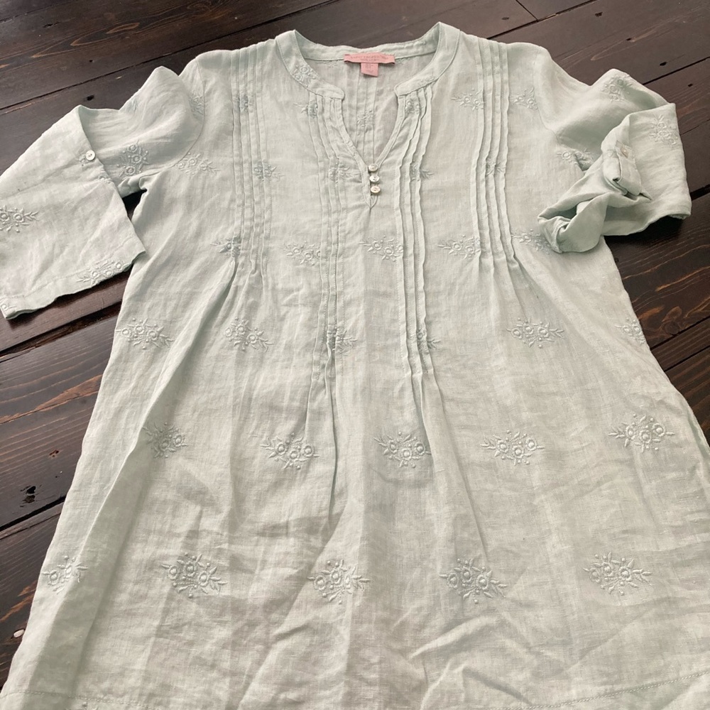 Linen top. Light mint in color. Never worn.